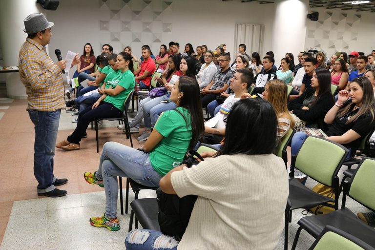 En 13 años 2.213 estudiantes se han beneficiado con las Becas de Educación de Confiar En 13 años 2.213 estudiantes se han beneficiado con las Becas de Educación de Confiar