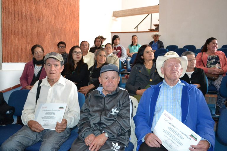 305 sonsoneños se sumaron a “Antioquia libre de analfabetismo”