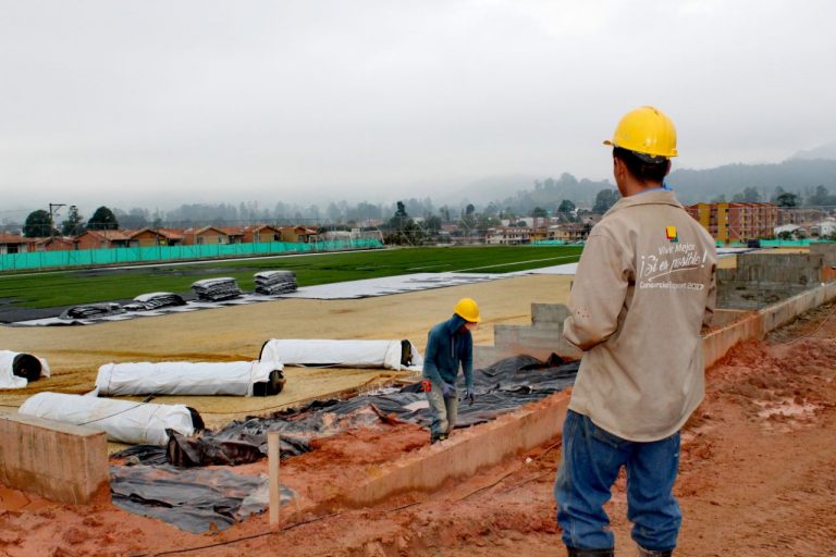 Cancha de fútbol profesional para La Ceja