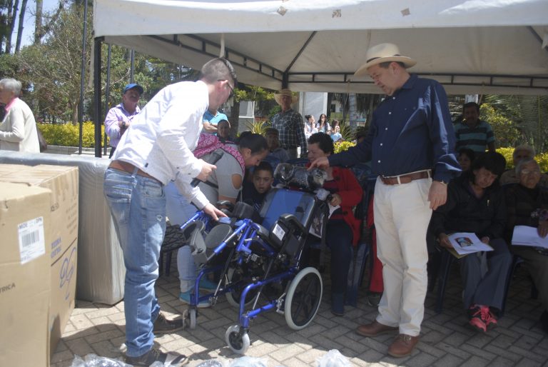 Con ayudas técnicas a personas en situación de discapacidad, municipio mejora calidad de vida