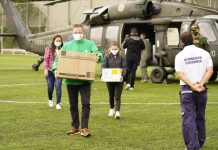 Fuerza Aérea Colombiana transporta 17.000 dosis de vacunas en Antioquia