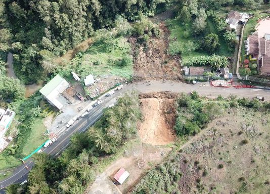 Cerrada vía Don Diego-Rionegro