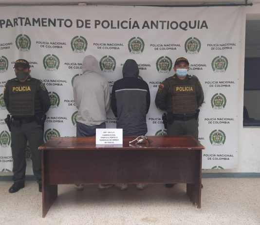 Capturan a dos hermanos en Marinilla, por porte ilegal de arma de fuego.