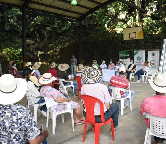 Campo: 25 familias de San Carlos reciben maquinaria e insumos para fortalecer su productividad