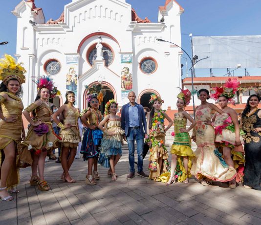 Guarne: desfile de trajes hechos en cabuya