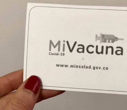Así se venden carnés falsos de vacunación en las principales ciudades de Colombia