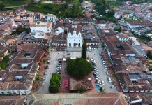Luces, árboles y figuras navideñas iluminarán las calles de El Retiro desde este viernes.