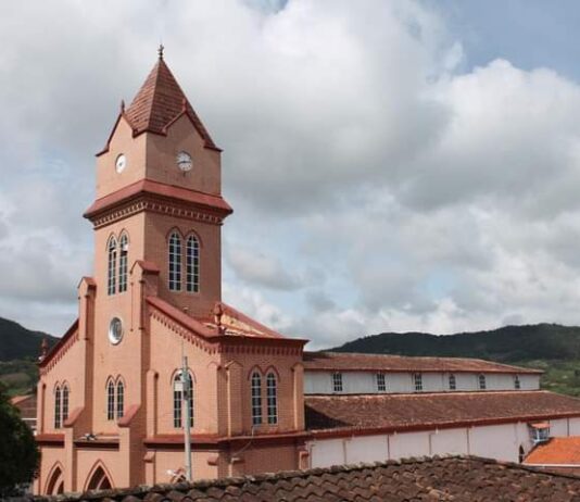 EN LA BASÍLICA DE SAN JUDAS TADEO SESIONA LA JUNTA DIRECTIVA DE LA FEDERACIÓN COLOMBIANA DE SANTUARIOS, DEL 28 AL 30 DE OCTUBRE