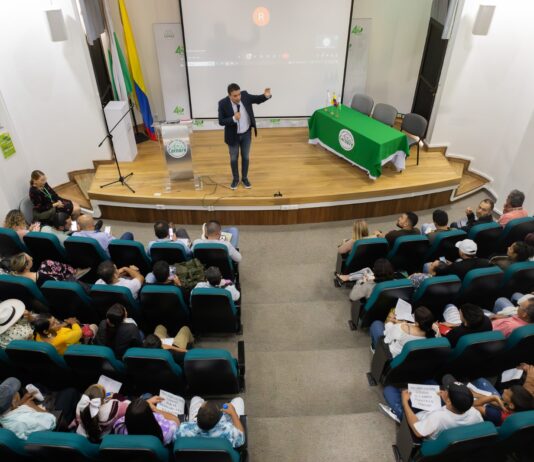 Comunidad y Autoridades Buscan Soluciones para Apertura de Vía en Área Protegida de El Melcocho y Santo Domingo