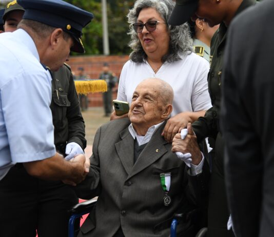 Homenaje a los héroes: Celebración del Día del Veterano en Medellín
