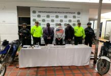 En un operativo liderado por la Policía Nacional, tres capturados, armas incautadas y drogas decomisadas marcan un golpe a la delincuencia en El Carmen de Viboral.