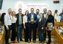 Cornare recibe el Tambo de Oro como reconocimiento por su gestión ambiental en La Ceja