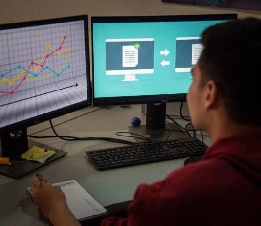 La Universidad Nacional ofrece cursos virtuales gratuitos para 2025