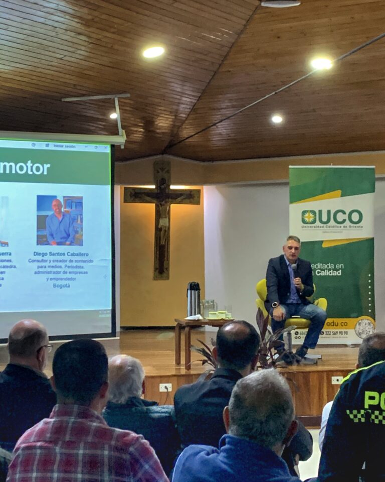 Gobernador de Antioquia Andrés Julián Rendón realizó una cátedra sobre autonomía fiscal y participación ciudadana en la Universidad Católica de Oriente