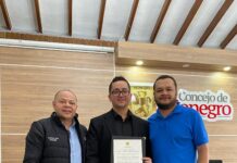 Reconocimiento a Carlos Andrés Arango Franco por su trabajo doctoral en inmunología