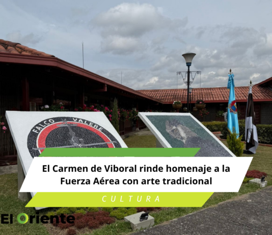 El Carmen de Viboral rinde homenaje a la Fuerza Aérea con arte tradicional