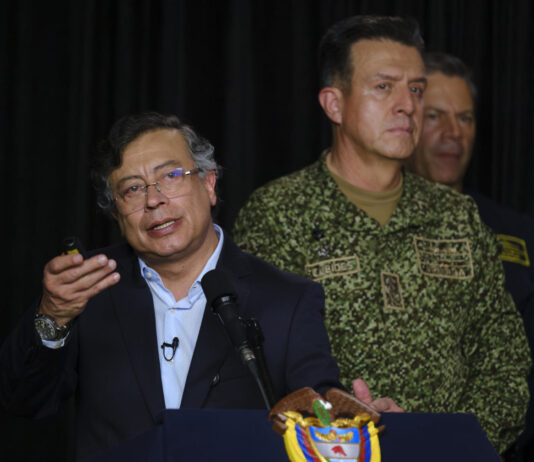 Presidente Petro anuncia cambios en la cúpula militar de Colombia para 2026