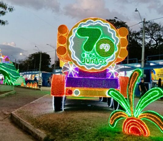 LOS ALUMBRADOS DEL PASEO DEL RÍO RINDEN HOMENAJE A EPM POR SUS 70 AÑOS DE SERVICIO