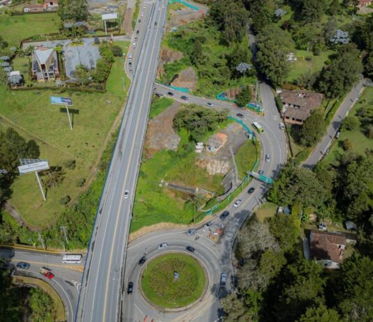 Este es el estado de las vías del Oriente antioqueño para este fin de semana. Aunque los principales corredores están habilitados, hay trabajos en varios tramos y se recomienda conducir con precaución por la temporada de lluvias. Planifique su viaje y muévase con responsabilidad.