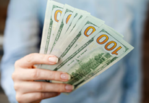 El dólar cayó cerca de $700 en 2025: analistas anticipan estabilidad con posibles repuntes en 2026