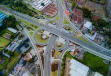 La segunda etapa del Túnel de Oriente ya alcanza un 19 % de avance y entra en 2026 en su fase más intensa. Nuevos túneles, puentes e intercambios viales siguen transformando la conexión entre el Valle de Aburrá y el Oriente antioqueño.