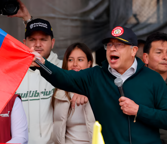 Petro convoca movilizaciones e izada de bandera este miércoles por la soberanía del país