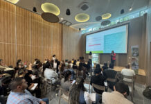 Empresarios del Oriente Antioqueño se capacitaron sobre el salario mínimo 2026La Cámara de Comercio del Oriente Antioqueño desarrolló en su sede principal de Rionegro la capacitación “Impacto del salario mínimo – Vigencia 2026: recomendaciones para aplicar en las empresas”, dirigida a empresarios, comerciantes y emprendedores de la subregión. El encuentro tuvo como propósito principal aclarar inquietudes frente al incremento del salario mínimo en Colombia para el año 2026 y brindar orientaciones prácticas para su correcta aplicación conforme a la normatividad laboral vigente. Durante la jornada se analizó el impacto del ajuste salarial en la gestión empresarial y en la toma de decisiones dentro del contexto económico actual. En el espacio se abordaron temas como la actualización de los sistemas de nómina, la importancia de una comunicación interna clara y oportuna con los colaboradores, y la evaluación del impacto financiero del aumento salarial en la estructura de costos de las organizaciones. La abogada Aguirre, facilitadora de la capacitación y representante de la firma aliada Arrubla Devis, destacó la necesidad de actuar con respaldo técnico e información confiable. Señaló que los empresarios deben conocer las regulaciones vigentes y aplicarlas correctamente, evitando decisiones apresuradas y apoyándose en asesoría jurídica especializada. Por su parte, los participantes resaltaron la utilidad del encuentro para reducir la incertidumbre frente a los cambios normativos. Juan David Franco, empresario del sector comercial, indicó que estos espacios permiten comprender mejor las nuevas disposiciones y su impacto directo en los negocios. Desde la Cámara de Comercio, María José López, profesional de Competitividad, explicó que la entidad continuará acompañando al sector productivo a través de capacitaciones, consultorios empresariales y programas de fortalecimiento. La institución reiteró su compromiso de seguir promoviendo espacios de formación que aporten al crecimiento empresarial, la legalidad y el desarrollo económico del territorio.