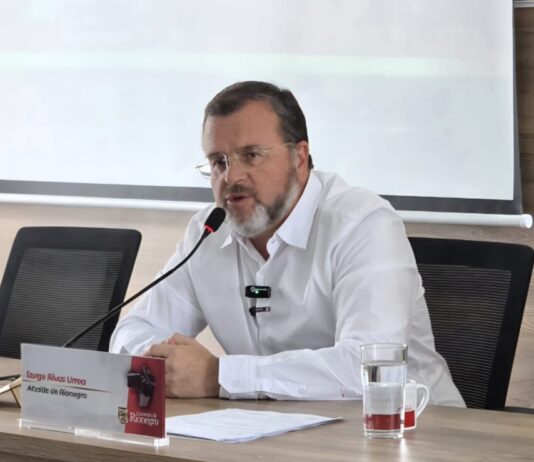 Alcalde de Rionegro advierte retos fiscales y sociales tras el aumento del salario mínimo