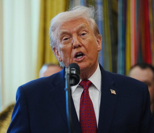 Trump afirma que Estados Unidos busca “paz, libertad y justicia” para Venezuela tras salida de Maduro