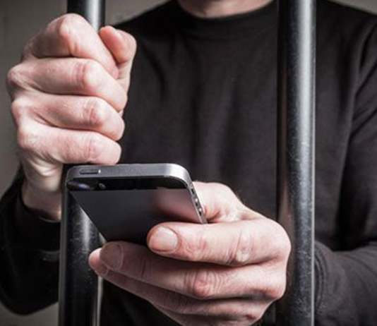 Colombia ordena bloqueo inmediato de señal móvil en cárceles por extorsiones Subtítulo: La medida se adopta tras denuncias de El Salvador por llamadas fraudulentas originadas desde prisiones colombianas.