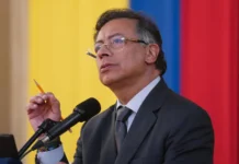 Petro admite uso de $10.000 millones de recursos públicos para contratar abogado personal en Estados Unidos