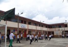Emergencia educativa en Guarne: Denuncian que la escuela de Chaparral se inunda durante las clases