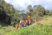 Tras 40 años a la luz de las velas, 18 familias rurales de San Carlos reciben energía solar.