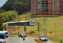 Buscan a motociclista que huyó tras atropellar a adulta mayor en Rionegro.