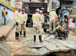 Emergencia en Guarne: Retiran volqueta y trabajan para restablecer el agua tras daño en tubería madre