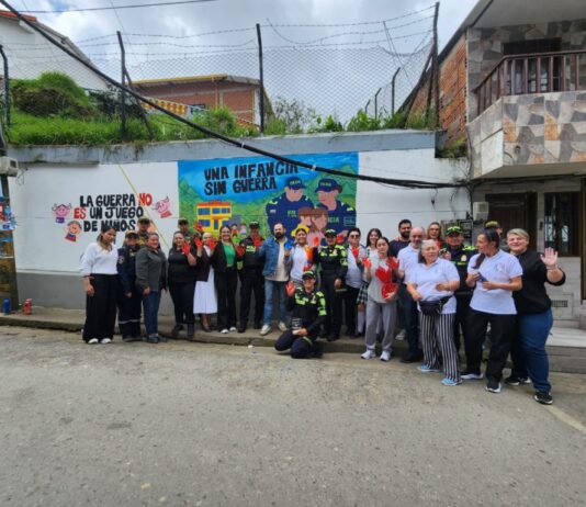 Granada alza su voz en el Día de las Manos Rojas: «Este flagelo no se puede permitir».
