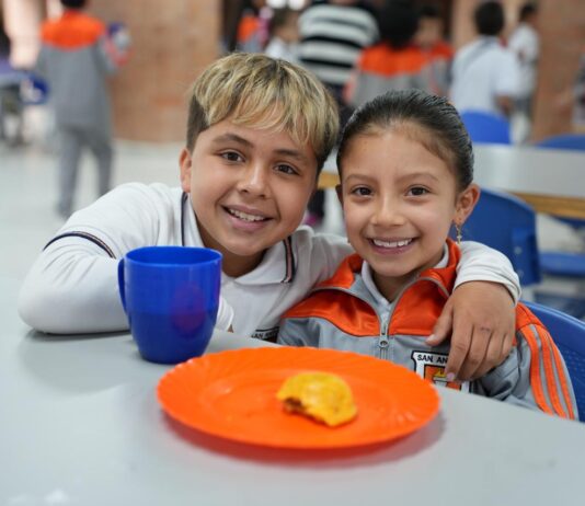 Rionegro transforma su educación: Jornada única en 24 sedes y refuerzo histórico en salud mental