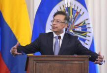 Petro convoca movilizaciones tras suspensión del decreto que aumentó el salario mínimo.