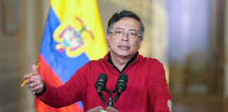 Petro expedirá un nuevo decreto sobre salario mínimo y advierte que la cifra puede cambiar.