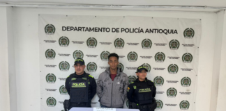 Operativos en El Santuario dejan dos capturas y decomiso de más de 130 dosis de estupefacientes.