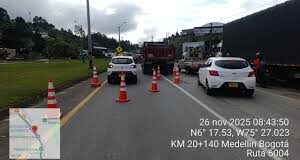 Choque entre camioneta y tractomula deja una persona fallecida en la autopista Medellín–Bogotá