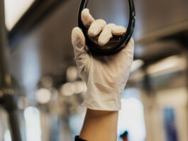 Tres hombres armados asaltaron a pasajeros de un bus en Sajonia, vía Rionegro–Medellín.