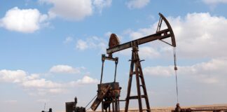 El petróleo Brent no cede: sube un 4 % y roza los 85 dólares ante la crisis en el estrecho de Ormuz