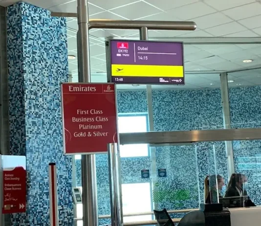Emirates suspende todos sus vuelos en Dubái hasta nuevo aviso: caos en el principal centro de conexión de Oriente Medio