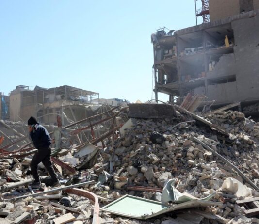 Emergencia humanitaria en Irán: Cifra de muertos asciende a 787 tras cuatro días de ofensiva