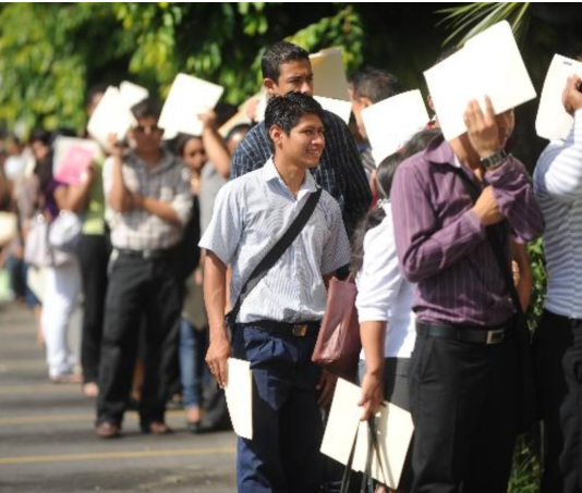 Desempleo baja a 9,2% y mejora dinámica del mercado laboral en febrero
