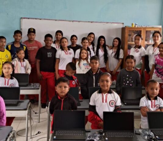 Obras por Impuestos impulsa la educación digital de 6.000 estudiantes en Antioquia