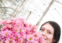 El florecer del liderazgo femenino: mujeres ocupan el 66 % de los cargos directivos en la floricultura