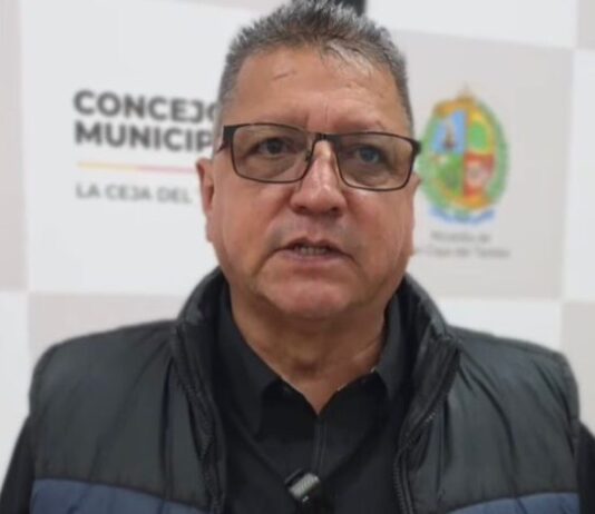 Rectificación política en La Ceja: el concejal Arturo Bolívar se disculpa con estudiantes