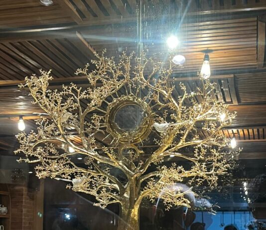 Arte sacro del Oriente para el mundo: la custodia andina que viajará a Tierra Santa